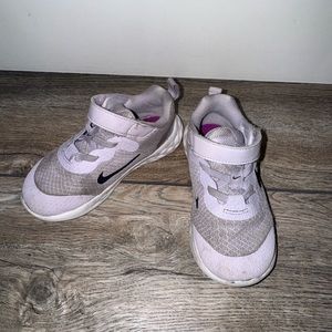 Toddler Girl Nike sneakers